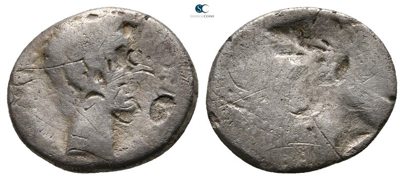 Augustus 27 BC-AD 14. Uncertain mint
Quinarius AR

14 mm., 1,38 g.



fin...