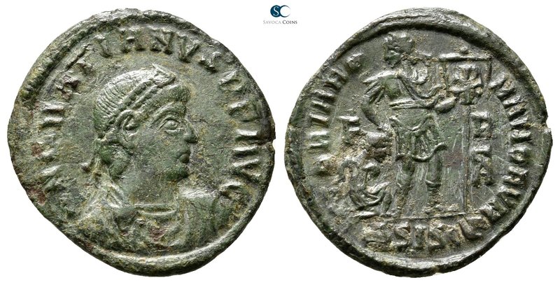 Gratian AD 375-383. Siscia
Follis Æ

19 mm., 1,97 g.



nearly very fine