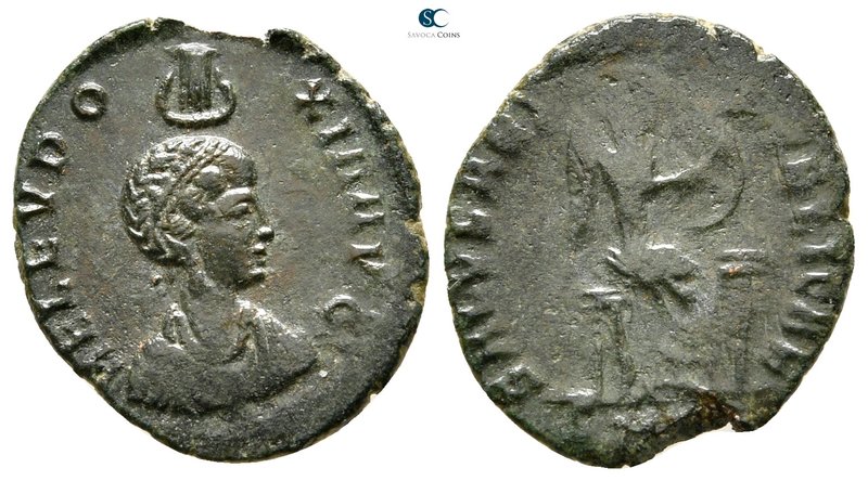 Aelia Eudoxia AD 400-404. Possibly Nicomedia or Cyzicus
Follis Æ

18 mm., 1,8...