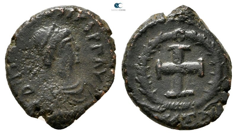 Theodosius II AD 402-450. probably Cyzicus
Follis Æ

13 mm., 1,29 g.



v...