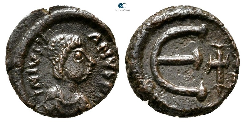 Justinian I AD 527-565. Constantinople
Pentanummium Æ

12 mm., 1,09 g.


...