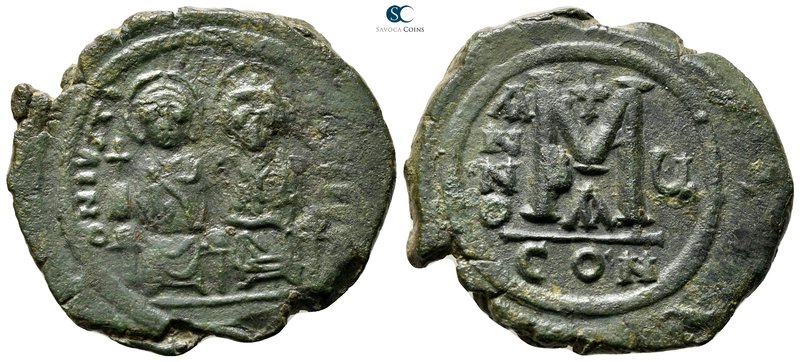 Justin II and Sophia AD 565-578. Constantinople
Follis Æ

32 mm., 14,17 g.
...
