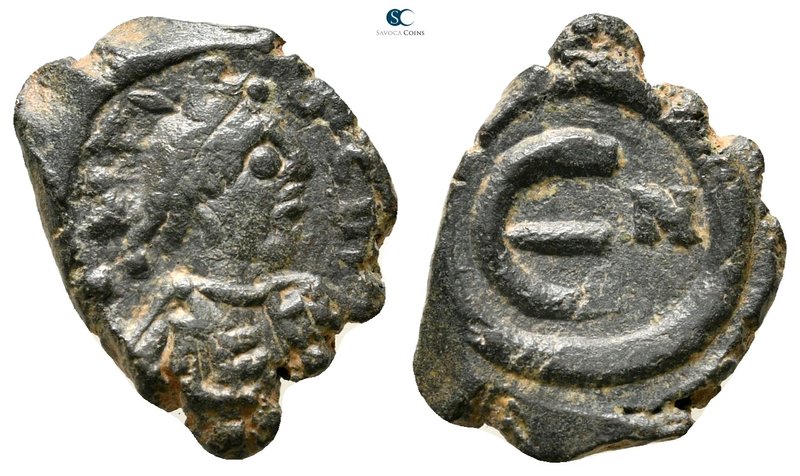 Maurice Tiberius AD 582-602. Nikomedia
Pentanummium Æ

18 mm., 2,17 g.


...