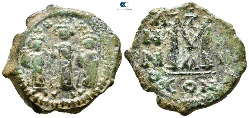 Heraclius & H.Constantine & Martina AD 610-641. Constantinople
Follis Æ

28 m...