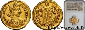 HONORIUS
Type : Solidus 
Date : 408-423 
Mint name / Town : Ravenne 
Metal : gold 
Millesimal fineness : 1000 ‰
Diameter : 21 mm
Orientation di...