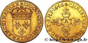 LOUIS XIII
Type : Écu d'or au soleil, 1er type 
Date : 1642 
Mint name / Town : Paris, Monnaie du Louvre 
Quantity minted : 558666 
Metal : gold ...