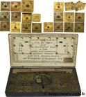 MONETARY WEIGHT BOXE - GERMANY - XVIII th
Type : Boîte avec trébuchet, 19 poids et 6 lamelles 
Date : c. 1750 
Date : 177(?) 
Diameter : 90,5 mm
...