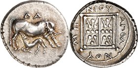 ILLYRIEN. 
STÄDTE. 
APOLLONIA (Poian). Drachme (210/50 v.Chr.) 3,73g. Kuh säugt Kalb; oben DA / A POL - NOY-MH-NIOY ornament. Quadrat. BMC&nbsp; -&n...