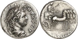 RÖMISCHES KAISERREICH. 
Titus, Caesar z.Z. Vespasianus 69-79. Denar (07.71/06.72) 3,13g. Kopf m. Lkr. n.r. [T CAES IMP VESP] PON TR POT / Titus hält ...