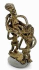 Afrika. 
GHANA. 
ASHANTI - Goldgewichte. Goldgewicht eines Notablen, der von zwei Dienern in einer Sänfte getragen wird, Bronze / Messinglegierung 1...