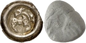 Böhmen. 
Premysl II. Ottokar 1253-1278. Brakteat 0,45g. Lamm n.r. mit zurückgewandtem Kopf, ohne Kreuz. Cach&nbsp; 938. . 

ss-vz