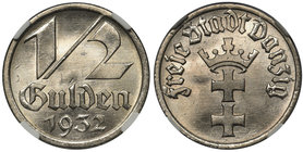 Wolne Miasto Gdańsk - 1/2 guldena 1932 - NGC MS65

Wyselekcjonowany egzemplarz z mocnym, menniczym blaskiem.&nbsp;
Druga najwyższa nota w rejestrze...