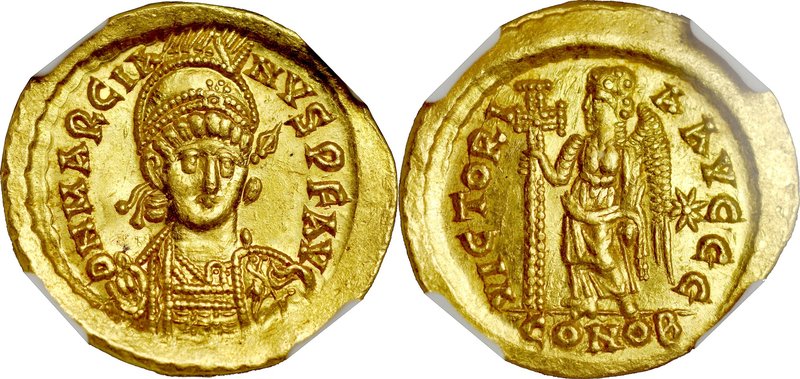 Solid, Konstantynopol, Marcian 450-457.
 Av.: Popiersie cesarza trzymającego wł...