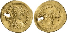 Justin I, 518-527. Tremissis (Gold, 15 mm, 1.43 g, 7 h), Constantinopolis. D N IVSTINVS P P AVI Diademed, draped and cuirassed bust of Justin I to rig...