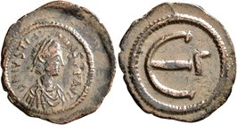 Justinian I, 527-565. Pentanummium (Bronze, 21 mm, 3.25 g, 7 h), Constantinopolis, 538-542. D N IVSTINIANVS P P AVG Diademed, draped and cuirassed bus...