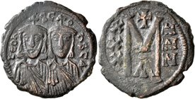 Leo V the Armenian, with Constantine, 813-820. Follis (Bronze, 23 mm, 5.18 g, 6 h), Constantinopolis. LЄOҺ S COҺS CA Facing busts of Leo V and Constan...