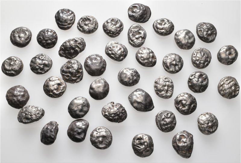A lot containing 39 silver coins. All: Parion Drachms. Fine to very fine. LOT SO...