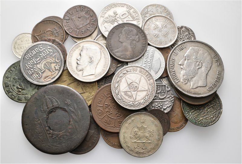 A lot containing 20 silver and 19 bronze coins. All: Modern. About very fine to ...