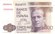 Juan Carlos I, Banco de España
5000 Pesetas. 23 octubre 1979. Serie Series. Lote de 2 billetes. Ambos con numeración capicúa. ED.378a. Uno de ellos l...
