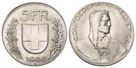 Schweiz / Switzerland / Suisse Eidgenossenschaft. Fehlprägungen. 5 Franken 1968 B, Bern. Geprägt auf eine 2-Frankenrondelle. 
8.86 g. Richter (Fehlpr...