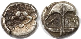 Griechische Münzen, THRACIA. APOLLONIA PONTICA. Drachme (3,26g). ca. 480/478 - 450 v. Chr. Vs.: Anker, im Feld l. A, r. Krebs. Rs.: Frontales Gorgonei...