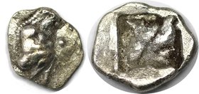 Griechische Münzen, MACEDONIA. LETE.(?) 1/8 Stater (?) um 500 v. Chr, Vs: Kauernder Satyr nach rechts im Feld kugeln. Silber. 0.994 g. Sehr schön (Aus...