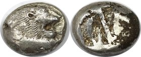 Griechische Münzen, CARIA. MYLASA. Stater (11.01g). um 500 v. Chr. Vs.: Löwenkopf n. r. (vor nach links gerichtetem Rumpf?) Rs.: Quadratisches Incusum...