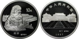 Weltmünzen und Medaillen, China. Palastmuseum in Peking. Löwe. 10 Yuan 1997, Silber. Polierte Platte, mit Kapsel