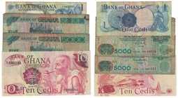 Banknoten, Ghana, Lots und Sammlungen. 1 Cedi 1967. Pick 010a. III, 10 Cedis 1978. Pick 016f. II, 2 x 5000 Cedis 1988. Pick 2001. IV, Lot von 4 Bankno...
