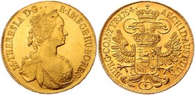 Münzen Römisch Deutsches Reich - Habsburgische Erb- und Kronlande Maria Theresia 1740 - 1780
 V Dukaten 1754 Geharnischtes und drapiertes Brustbild m...