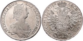 Münzen Römisch Deutsches Reich - Habsburgische Erb- und Kronlande Maria Theresia 1740 - 1780
 Taler 1755 Hall. 28,01g. Her. 449, Eyp. 79a/3. min. jus...