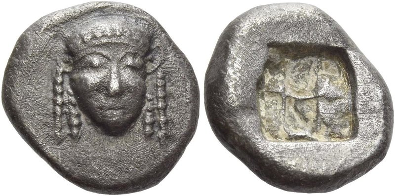 Colophon
Drachm circa 500, AR 5.65 g. Pearl-diademed head of Apollo facing. Rev...