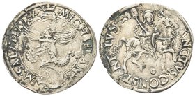 Michele Antonio di Saluzzo, 1504-1528.
Cavallotto.
Ag gr. 5,52
Dr. MICHAEL ANT - M SALVTIARV. Stemma, con cimiero, coronato e sormontato da drago a...