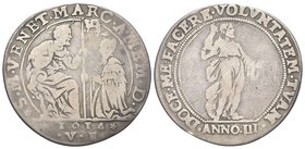 Marc'Antonio Memmo Doge XCI, 1612-1615. 
Osella 1614 a. III.
Ag gr. 8,87
Dr. S M VENET MARC A MEM D. San Marco seduto in trono porge con la mano s....