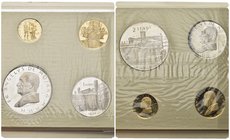 Angelo de Mojana di Cologna, 1962-1988.
Set 1984 di quattro monete in blister: 10 Scudi, 5 Scudi, 2 Scudi e 1 Scudo.
Au e Ag gr. 12 (Au) e gr. 35,8 ...
