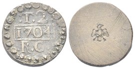 Filippo V di Spagna, 1701-1713.
Peso monetale 1704 del Tarì.
Æ gr. 4,37
Dr. T 2 / 1704 / R C. Iscrizione disposta su tre righe.
Rv. Aquiletta incu...