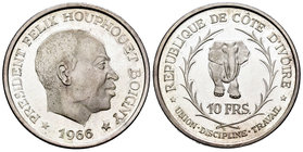 Costa de Marfil. 10 francos. 1966. (Km-1). Ag. 24,94 g. Presidente Félix Houphouet. Escasa. PROOF. Est...60,00.
