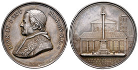 Vaticano. Pío IX. Medalla. 1865 (Año XX). (Mont-52). Ag. 33,78 g. Restauración de la columna del templo de San Lorenzo. Grabador: I Biabchi. 44 mm. Pe...