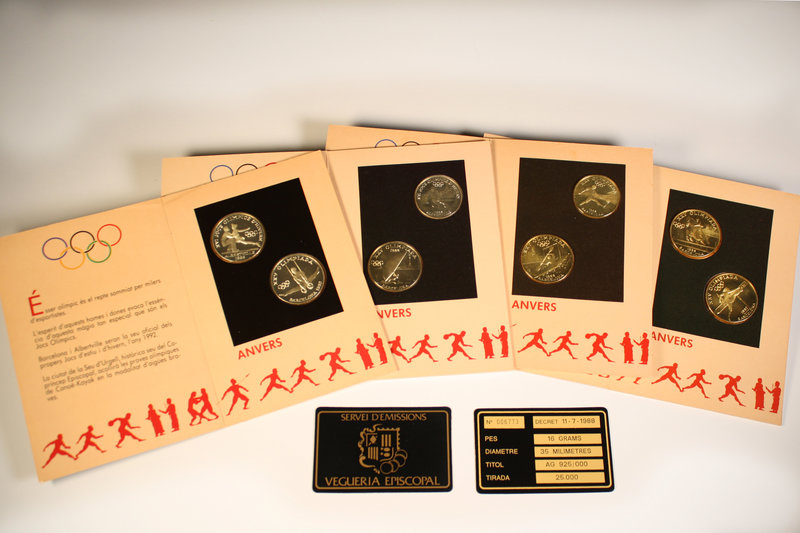 Andorra. 1992. Lote de 4 carteras con dos piezas de plata cada una en conmemorac...