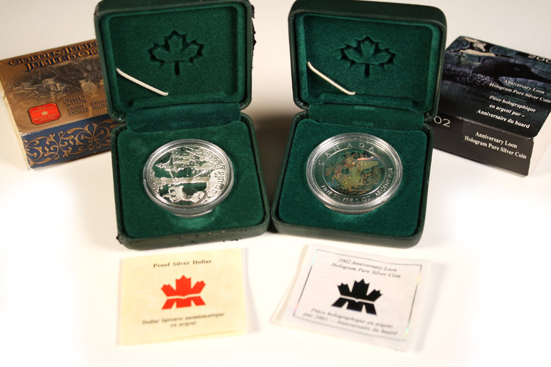 Canadá. Lote de 2 piezas de plata de Canadá 2002, 1 dollar (KM-443) y 5 dollars ...