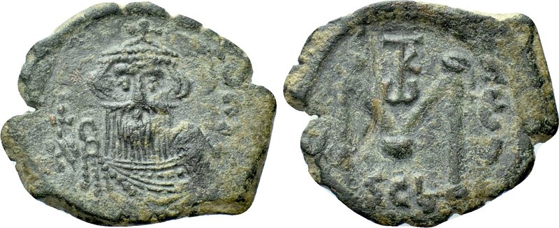 CONSTANS II (641-668). Follis. Syracuse. 

Obv: Crowned and draped bust facing...
