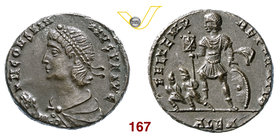 COSTANZO II (337-361) Ae, Alessandria. D/ Busto diademato, drappeggiato e corazzato con globo in mano R/ Costanzo con labaro e scudo; davanti a lui du...
