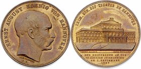 Deutschland
 Bronzemedaille 1927 auf die 75 - Jährige Jubelfeier des Königlichen Hoftheaters, von Brehmer, Dm 36,5 mm. Hannover. 24,40g. Brockmann 10...
