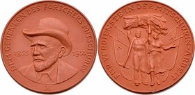 Deutschland
 Porzellanmedaille ohne Jahr DDR, 1855 - 1955, a.d. 100 jährige Jubiläum, Auflage: 700 Exemplare. 51,22g. 72mm vz/stgl