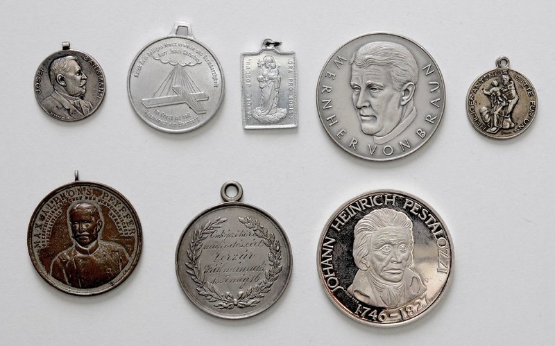 Deutschland
 Lot 8 Stück 1868 ua diverse Medaillen auch in Silber, z.B. auf Wer...