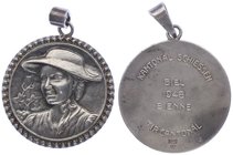 Schweiz Bern
Biel Ag - Medaille 1948 auf das Kantonalschiessen in Bern, von Huguenin, Dm 30 5 mm, an original Öse. 12,50g. Richter 347 vz/stgl