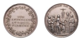 Franz Joseph I. 1848 - 1916
 Silbermedaille o. J. Avers: links: 3 Erwachsene mit 3 Kindern, ein Kind davon wird vom Bischof gefirmt,rechts: Bischof u...