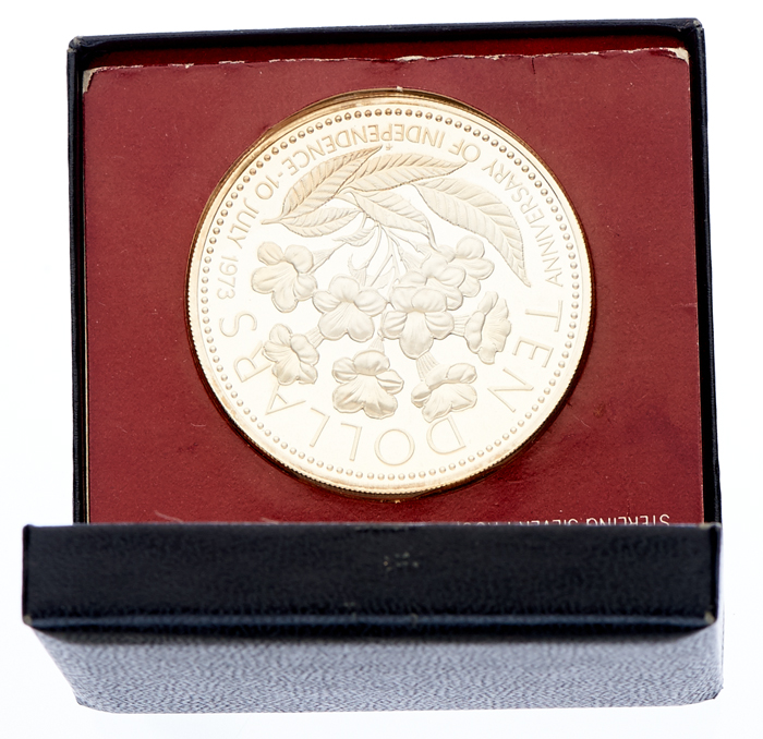 Bahamas Elisabeth II. 1952 - heute
 10 Dollars 1975 M mit Zertifikat und Origin...