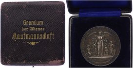 Franz Joseph I. 1848 - 1916
 Ag Medaille 1906 Gremium der Wiener Kaufmannschaft. 75,00g. in Etui vz