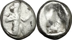 Greek Asia. Persia, Achaemenid Empire. Darios I to Xerxes II (c. 485-420 BC). AR Siglos, 485-420 BC. D/ Persian emperor in kneeling-running stance rig...